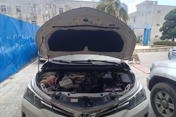 Used Toyota Corolla 2017 Revised Version 1.2T S-CVT GL Engine Bay