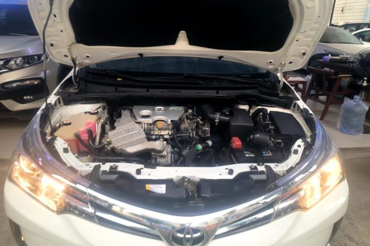 Used Toyota Corolla 2017 Revised Version 1.2T S-CVT GL Engine Bay