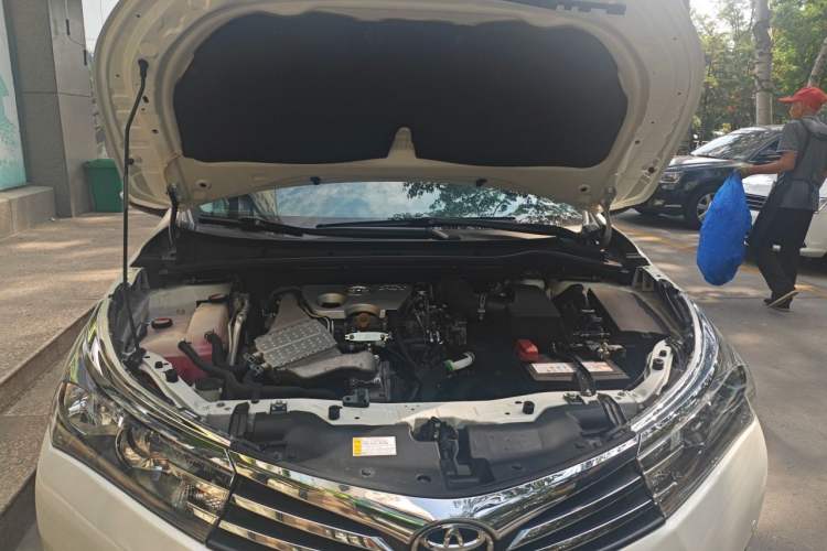 Used Toyota Corolla 2017 1.2T CVT GL-i Leather Edition Engine Bay