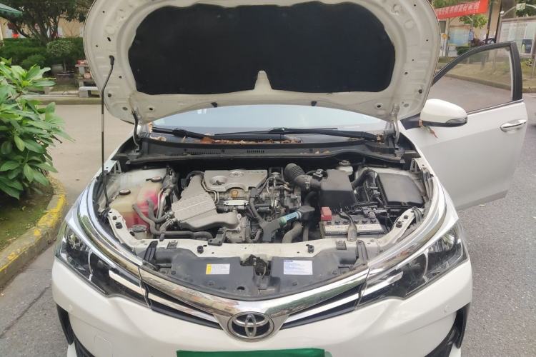Used Toyota Corolla 2017 Revised Version 1.2T S-CVT GL Engine Bay