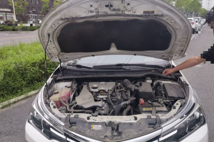 Used Toyota Corolla 2017 Revised Version 1.2T S-CVT GL Engine Bay