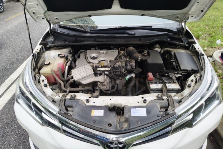 Used Toyota Corolla 2017 Revised Version 1.2T S-CVT GL Engine Bay