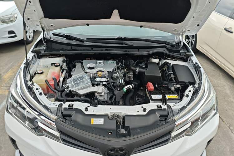 Used Toyota Corolla 2017 Revised Version 1.2T S-CVT GL-i Engine Bay