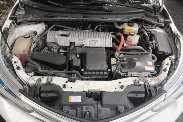 Used Toyota Corolla 2017 Revised Dual-Engine 1.8L E-CVT Luxury Edition Engine Bay