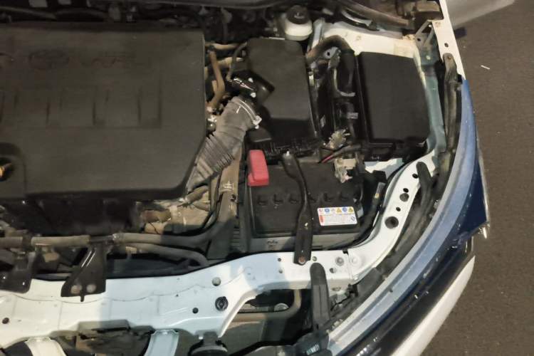 Used Toyota Corolla 2017 Revised Version 1.6L S-CVT GL Engine Bay Left