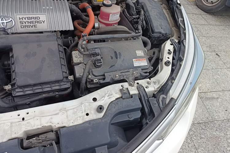 Used Toyota Corolla 2017 Revised Dual-Engine 1.8L E-CVT Leading Edition Engine Bay Left