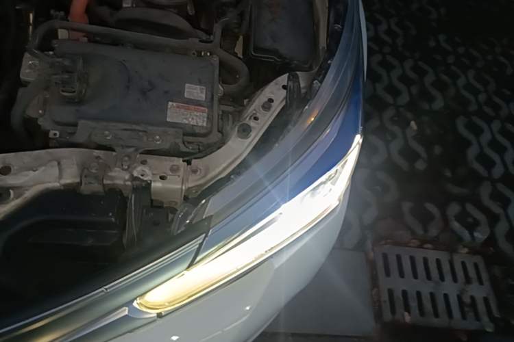 Used Toyota Corolla 2017 Revised Dual-Engine 1.8L E-CVT Elite Edition Engine Bay Left