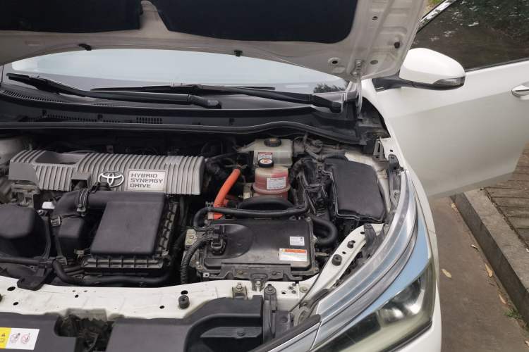 Used Toyota Corolla 2017 Revised Dual-Engine 1.8L E-CVT Leading Edition Engine Bay Left