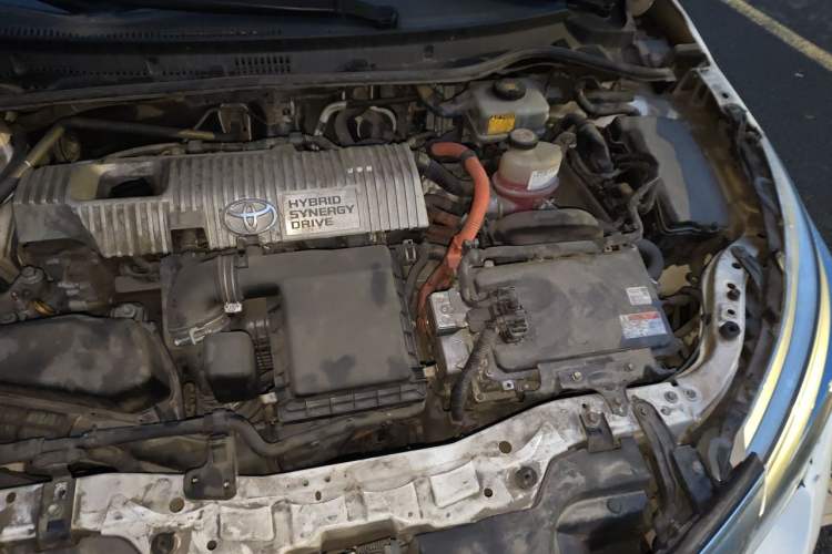 Used Toyota Corolla 2017 Revised Dual-Engine 1.8L E-CVT Elite Edition Engine Bay Left