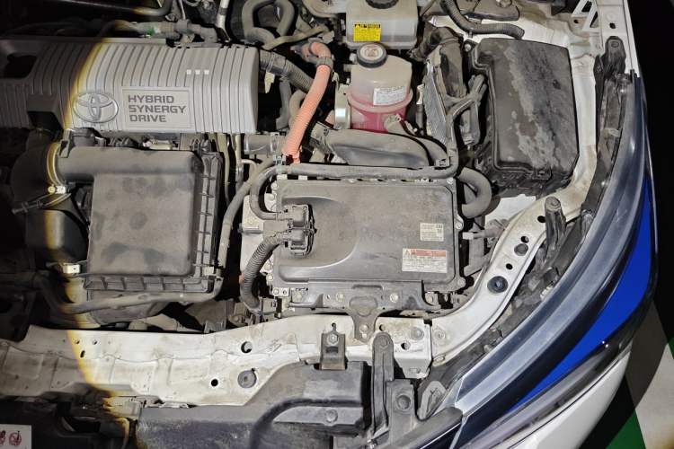 Used Toyota Corolla 2017 Revised Dual-Engine 1.8L E-CVT Elite Edition Engine Bay Left