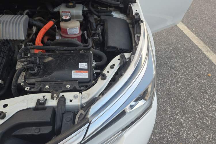 Used Toyota Corolla 2017 Revised Dual-Engine 1.8L E-CVT Leading Edition Engine Bay Left