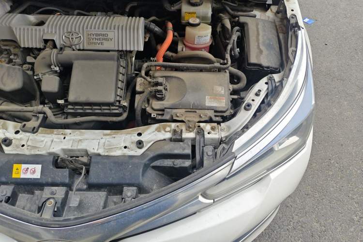 Used Toyota Corolla 2017 Revised Dual-Engine 1.8L E-CVT Leading Edition Engine Bay Left