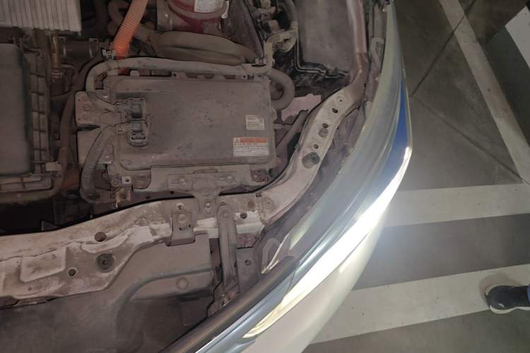 Used Toyota Corolla 2017 Revised Dual-Engine 1.8L E-CVT Elite Edition Engine Bay Left