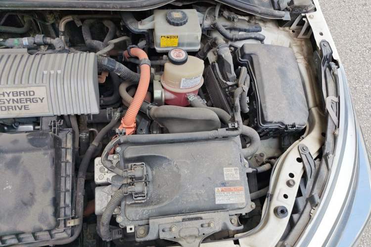 Used Toyota Corolla 2017 Revised Dual-Engine 1.8L E-CVT Leading Edition Engine Bay Left
