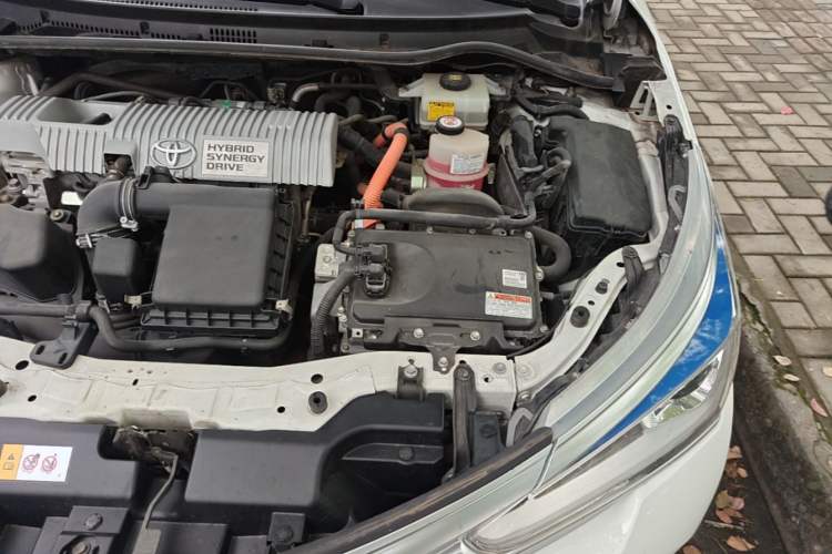 Used Toyota Corolla 2017 Revised Dual-Engine 1.8L E-CVT Luxury Edition Engine Bay Left