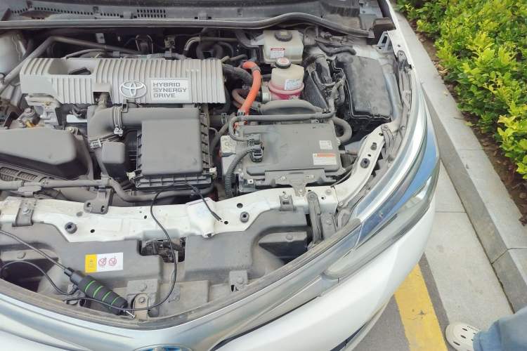 Used Toyota Corolla 2017 Revised Dual-Engine 1.8L E-CVT Elite Edition Engine Bay Left