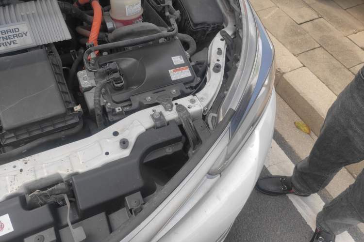 Used Toyota Corolla 2017 Revised Dual-Engine 1.8L E-CVT Leading Edition Engine Bay Left