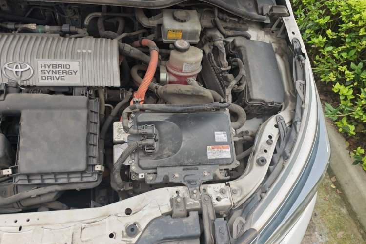 Used Toyota Corolla 2017 Revised Dual-Engine 1.8L E-CVT Elite Edition Engine Bay Left