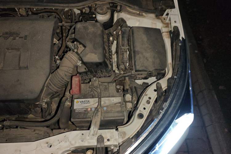 Used Toyota Corolla 2017 Revised Version 1.6L S-CVT GL Engine Bay Left