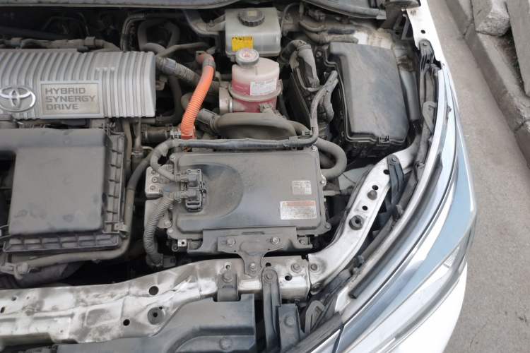 Used Toyota Corolla 2017 Revised Dual-Engine 1.8L E-CVT Leading Edition Engine Bay Left