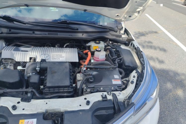Used Toyota Corolla 2017 Revised Dual-Engine 1.8L E-CVT Elite Edition Engine Bay Left