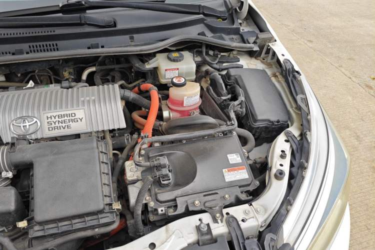 Used Toyota Corolla 2017 Revised Dual-Engine 1.8L E-CVT Leading Edition Engine Bay Left