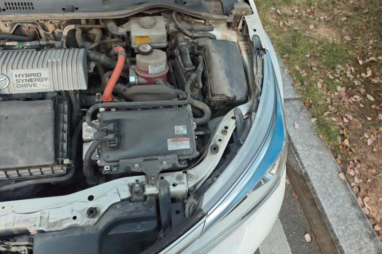 Used Toyota Corolla 2017 Revised Dual-Engine 1.8L E-CVT Elite Edition Engine Bay Left