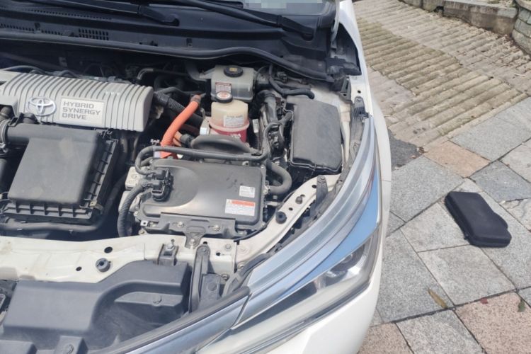 Used Toyota Corolla 2017 Revised Dual-Engine 1.8L E-CVT Leading Edition Engine Bay Left