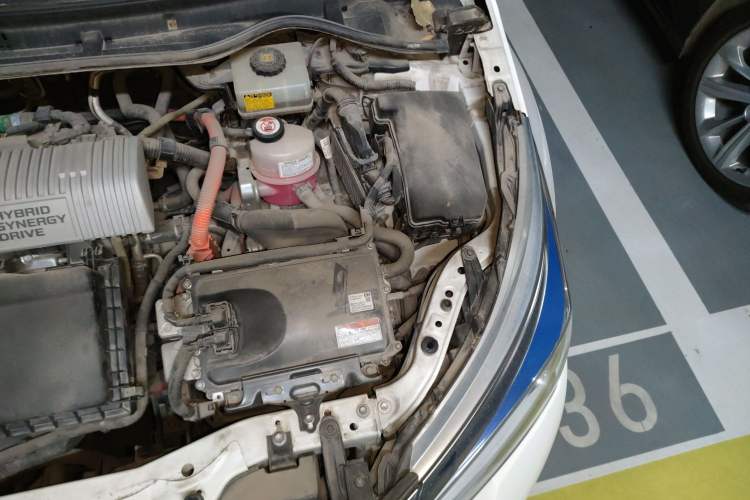 Used Toyota Corolla 2017 Revised Dual-Engine 1.8L E-CVT Elite Edition Engine Bay Left