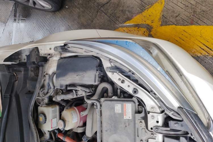Used Toyota Corolla 2017 Revised Dual-Engine 1.8L E-CVT Leading Edition Engine Bay Left