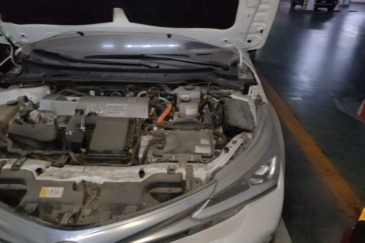 Used Toyota Corolla 2017 Revised Dual-Engine 1.8L E-CVT Elite Edition Engine Bay Left
