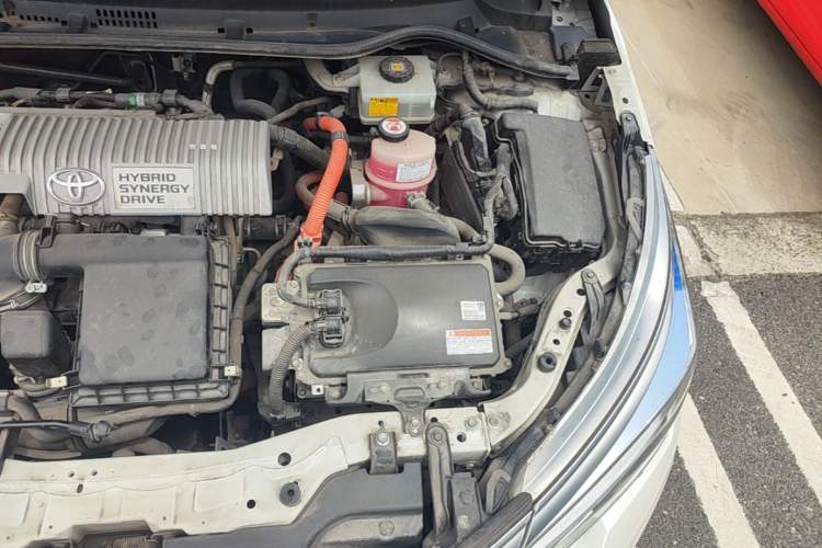 Used Toyota Corolla 2017 Revised Dual-Engine 1.8L E-CVT Luxury Edition Engine Bay Left