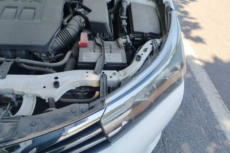 Used Toyota Corolla 2017 1.6L CVT GL Engine Bay Left