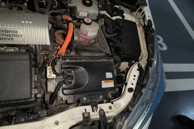 Used Toyota Corolla 2017 Revised Dual-Engine 1.8L E-CVT Elite Edition Engine Bay Left