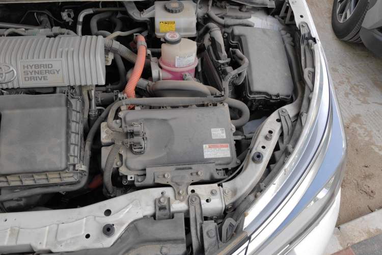 Used Toyota Corolla 2017 Revised Dual-Engine 1.8L E-CVT Leading Edition Engine Bay Left