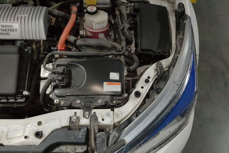 Used Toyota Corolla 2017 Revised Dual-Engine 1.8L E-CVT Elite Edition Engine Bay Left