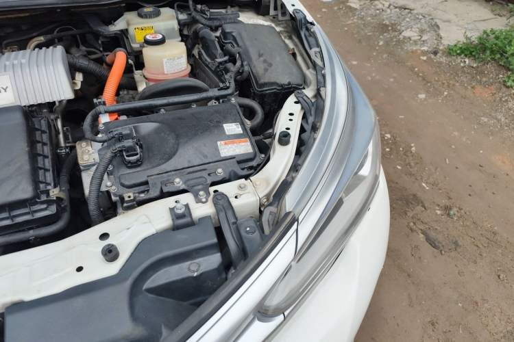 Used Toyota Corolla 2017 Revised Dual-Engine 1.8L E-CVT Elite Edition Engine Bay Left