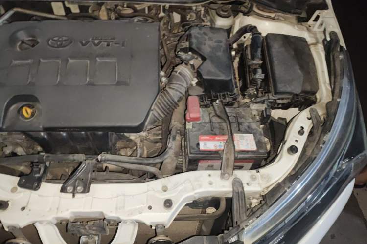 Used Toyota Corolla 2017 1.6L CVT GL Engine Bay Left
