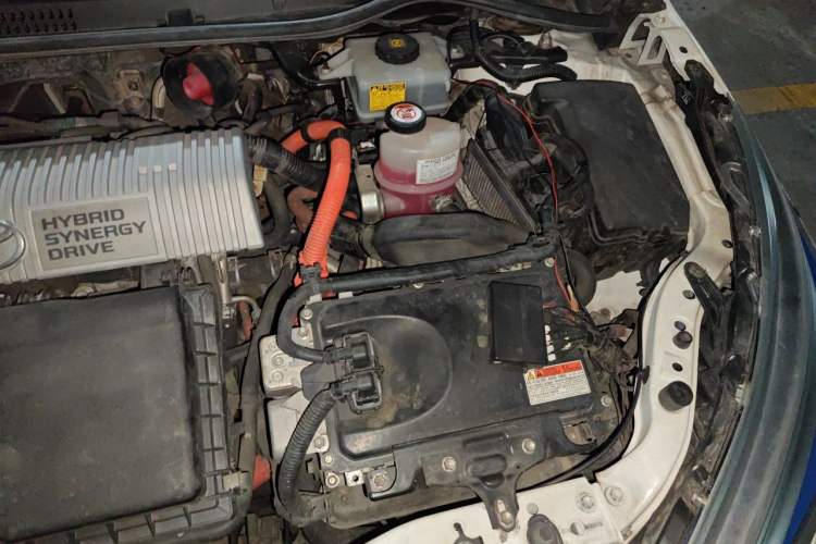 Used Toyota Corolla 2017 Revised Dual-Engine 1.8L E-CVT Leading Edition Engine Bay Left
