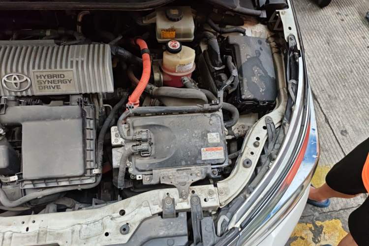 Used Toyota Corolla 2017 Revised Dual-Engine 1.8L E-CVT Elite Edition Engine Bay Left