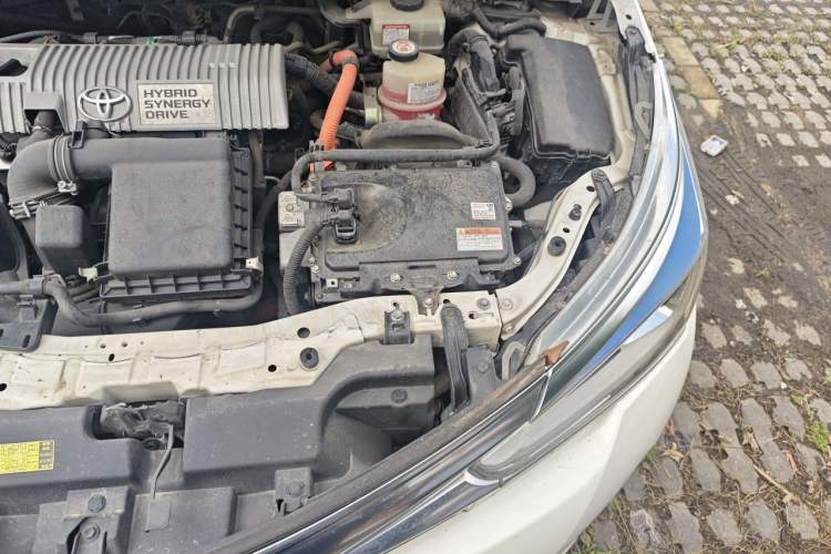 Used Toyota Corolla 2017 Revised Dual-Engine 1.8L E-CVT Elite Edition Engine Bay Left