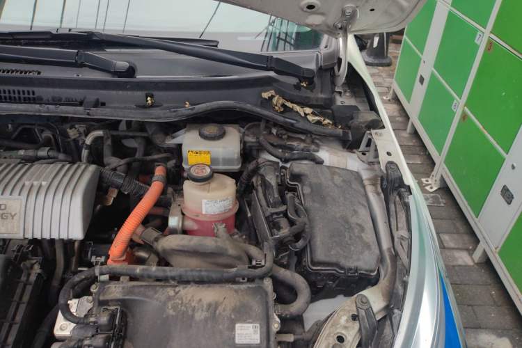 Used Toyota Corolla 2017 Revised Dual-Engine 1.8L E-CVT Elite Edition Engine Bay Left