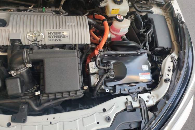Used Toyota Corolla 2017 Revised Dual-Engine 1.8L E-CVT Leading Edition Engine Bay Left