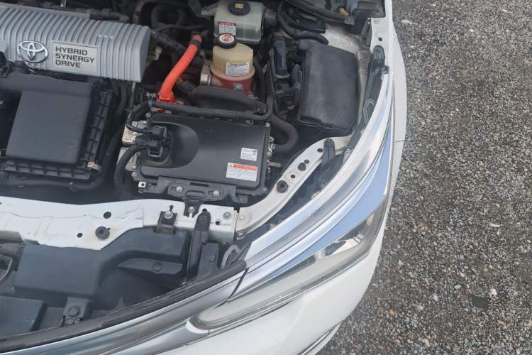 Used Toyota Corolla 2017 Revised Dual-Engine 1.8L E-CVT Leading Edition Engine Bay Left