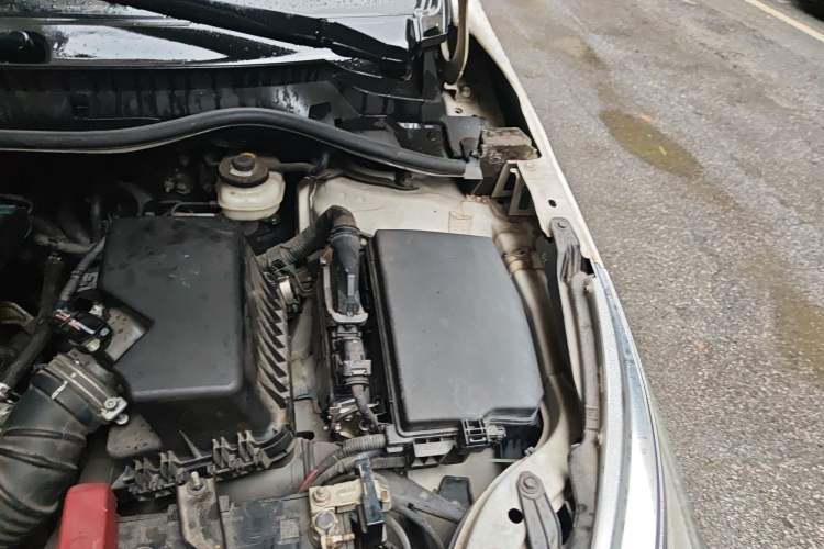 Used Toyota Corolla 2017 Revised Version 1.6L S-CVT GL Engine Bay Left