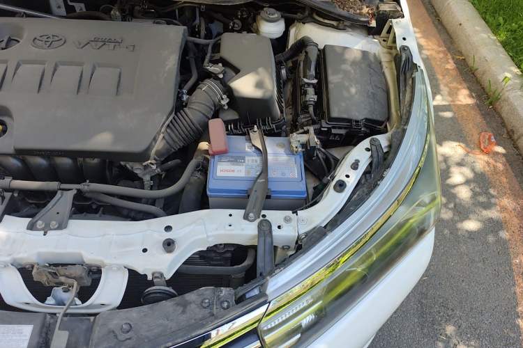 Used Toyota Corolla 2017 1.6L CVT GL Engine Bay Left