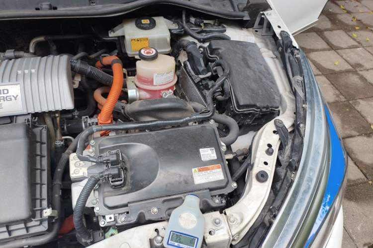 Used Toyota Corolla 2017 Revised Dual-Engine 1.8L E-CVT Elite Edition Engine Bay Left