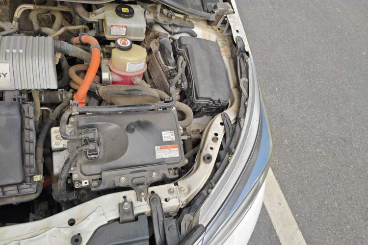 Used Toyota Corolla 2017 Revised Dual-Engine 1.8L E-CVT Leading Edition Engine Bay Left