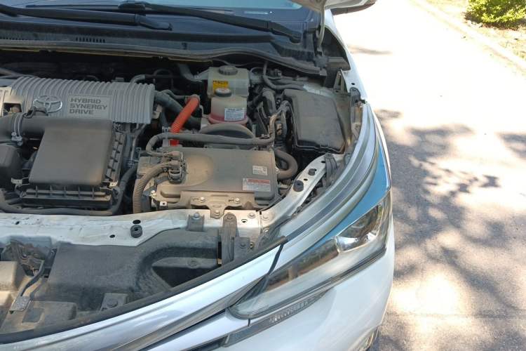 Used Toyota Corolla 2017 Revised Dual-Engine 1.8L E-CVT Elite Edition Engine Bay Left