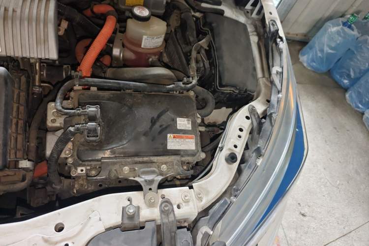 Used Toyota Corolla 2017 Revised Dual-Engine 1.8L E-CVT Elite Edition Engine Bay Left